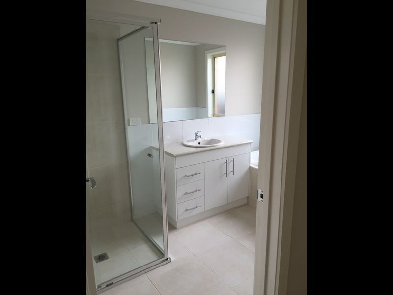 2/140 Mackellar Street, Benalla VIC 3672