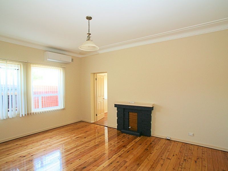 29 Bimbadeen Avenue, Miranda NSW 2228