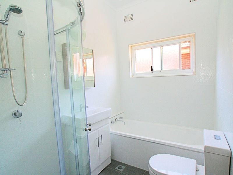 29 Bimbadeen Avenue, Miranda NSW 2228