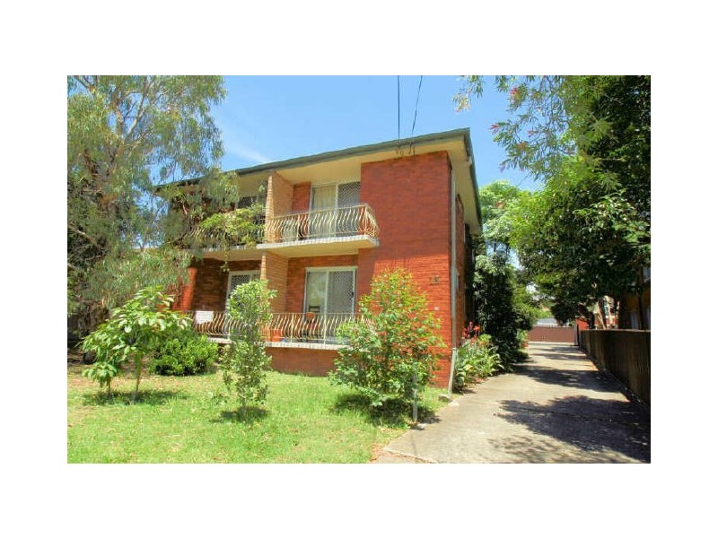 4/13 Dibbs Street, Canterbury NSW 2193