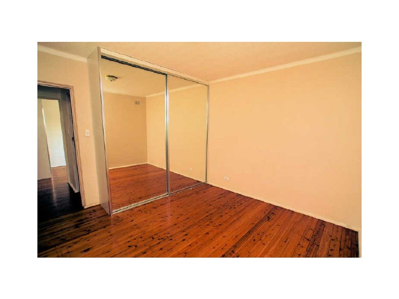 4/13 Dibbs Street, Canterbury NSW 2193