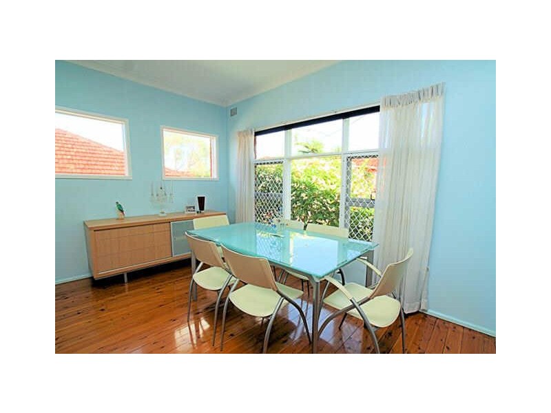 10 Moorefield Avenue, Kogarah NSW 2217