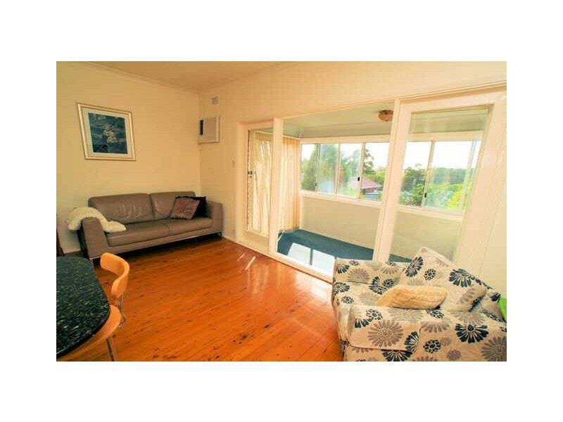 10 Moorefield Avenue, Kogarah NSW 2217