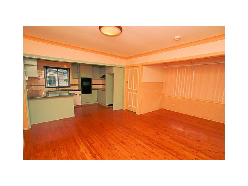 33 Clarendon Street, Peakhurst NSW 2210