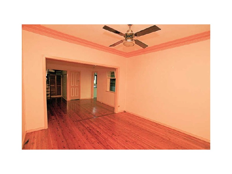 33 Clarendon Street, Peakhurst NSW 2210