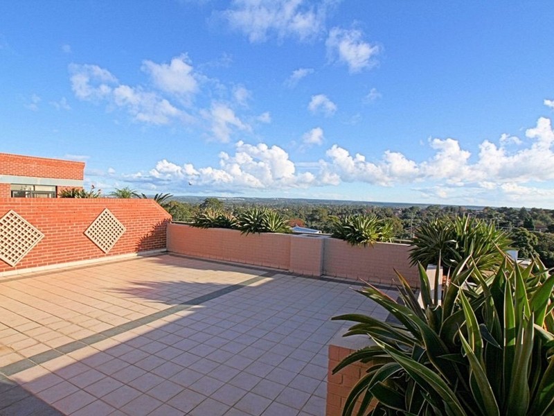 81/6-12 Carrington Avenue, Hurstville NSW 2220