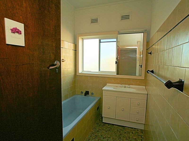 130 Holt Road, Taren Point NSW 2229