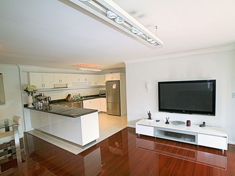 17/2 Gurrier Avenue, Miranda NSW 2228