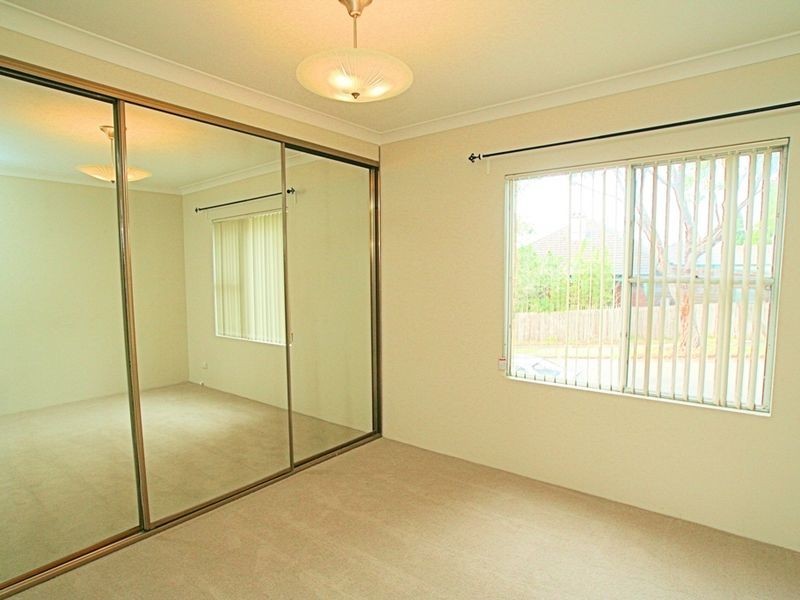 2/25 Andover Street, Carlton NSW 2218