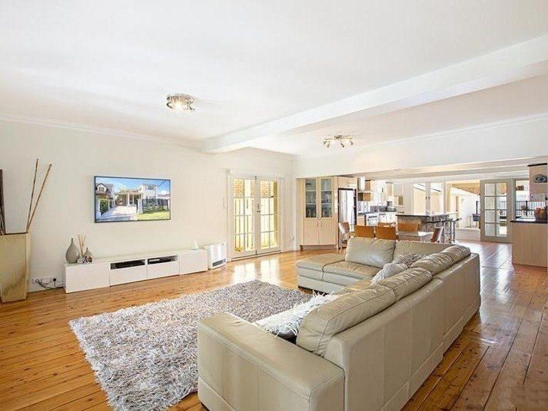 11 Moss Street, Sans Souci NSW 2219