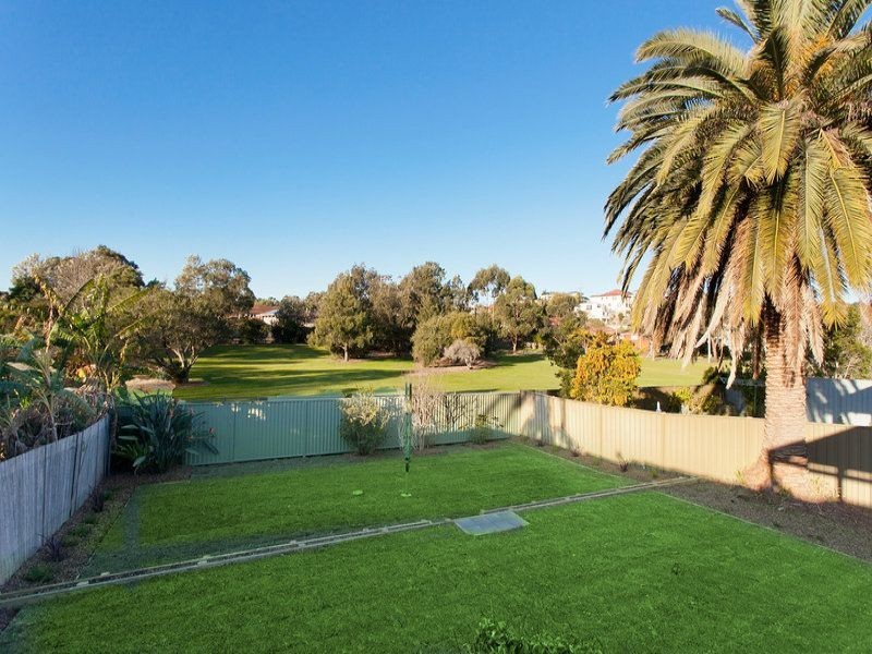 10 Erang Street, Carss Park NSW 2221