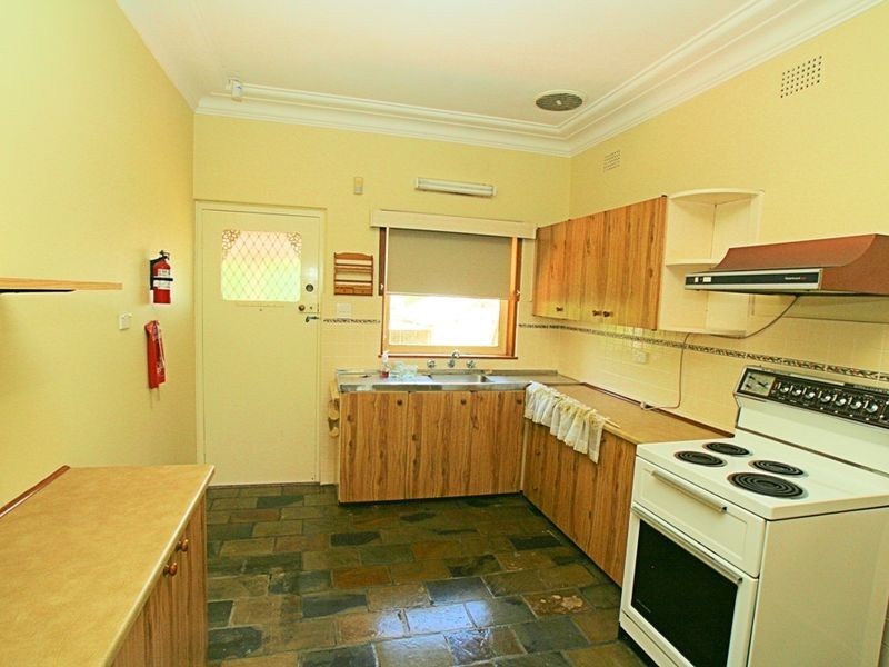 21 Kinsel Avenue, Kingsgrove NSW 2208