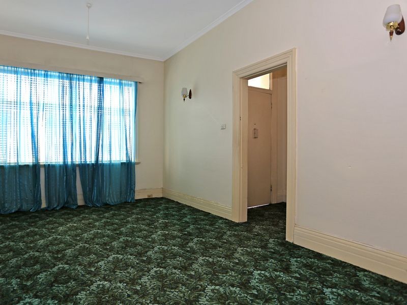 33 Harcourt Parade, Rosebery NSW 2018