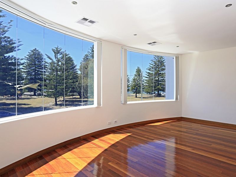 8 Napoleon Street, Sans Souci NSW 2219