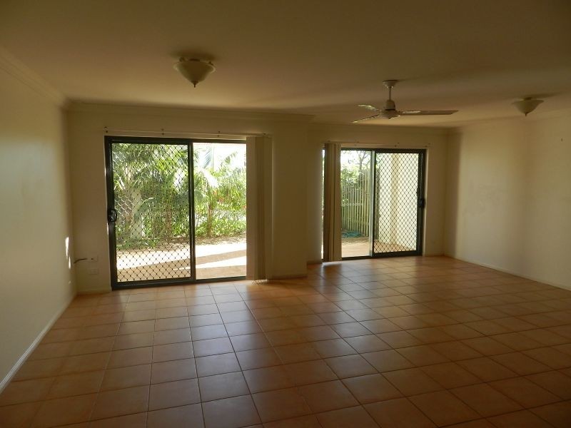 Breakers B3-U1 -Pacific Parade, Yamba NSW 2464