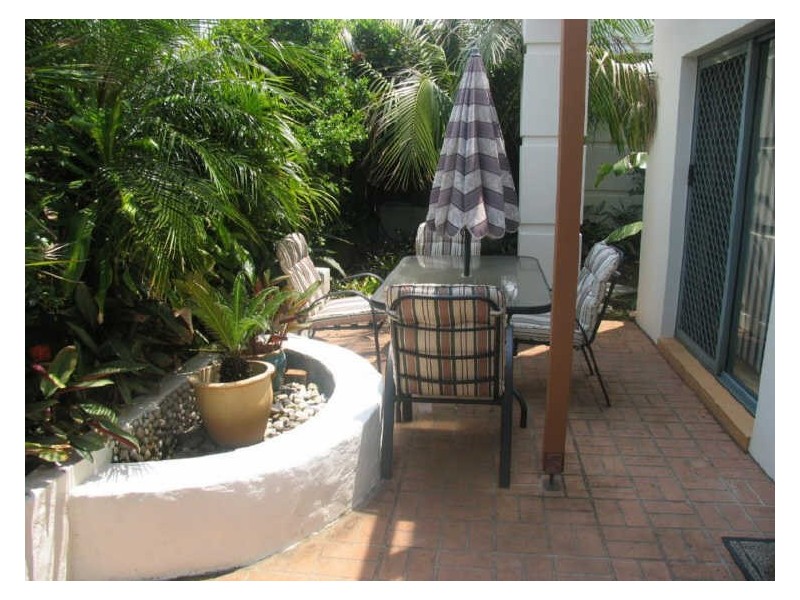 B4-U2 The Breakers/18-20 Pacific Parade, Yamba NSW 2464