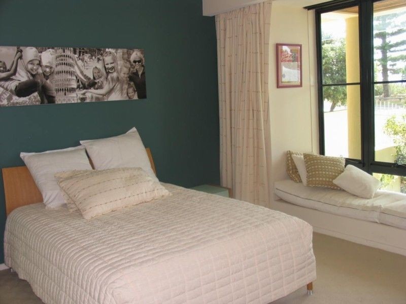 8 Pacific Parade, Yamba NSW 2464