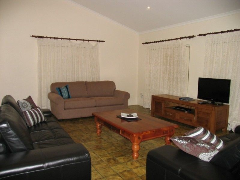 27 Melaleuca Drive, Yamba NSW 2464