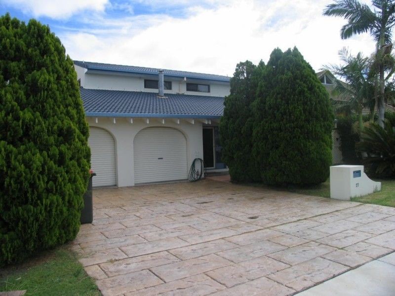 27 Melaleuca Drive, Yamba NSW 2464
