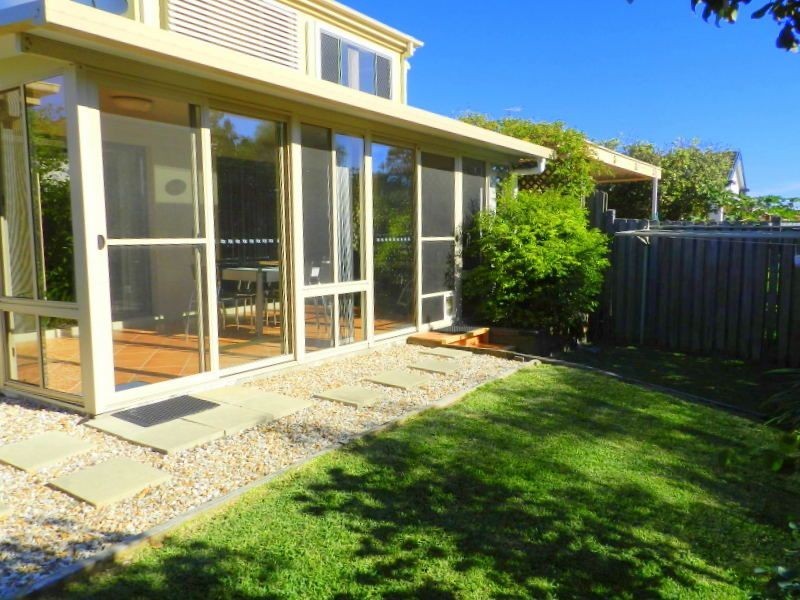 2/44 Beachside Way, Yamba NSW 2464