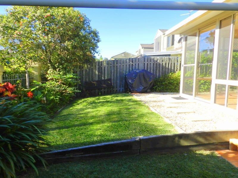 2/44 Beachside Way, Yamba NSW 2464