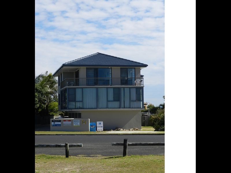 6 Edgewater, Yamba NSW 2464