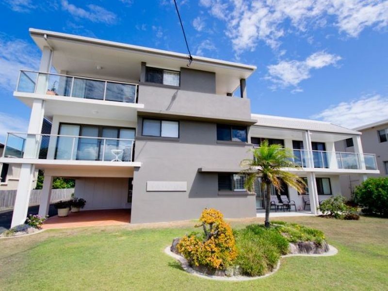 Talinga 2/20 Queen Street, Yamba NSW 2464