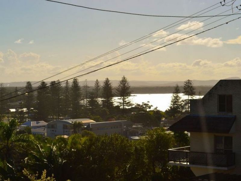 Talinga 2/20 Queen Street, Yamba NSW 2464