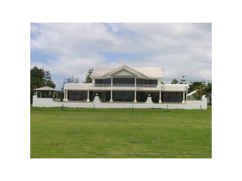 417 School Road, Yamba NSW 2464