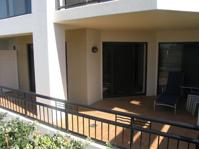 Unit 25 Pacific Parade, Yamba NSW 2464