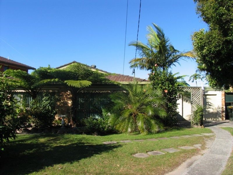 64 Coonawarra Court, Yamba NSW 2464