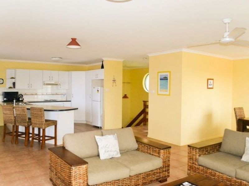 Beaches 1/7 Convent Lane, Yamba NSW 2464