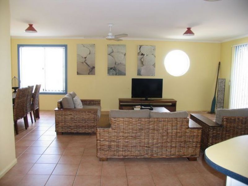 Beaches 1/7 Convent Lane, Yamba NSW 2464