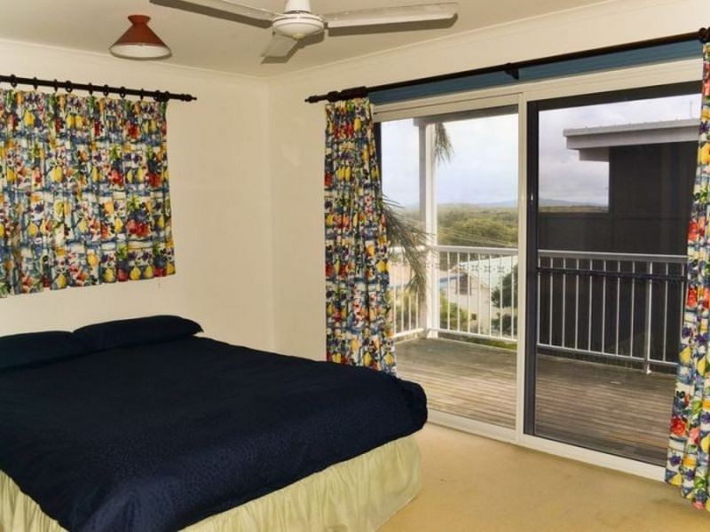 Beaches 1/7 Convent Lane, Yamba NSW 2464