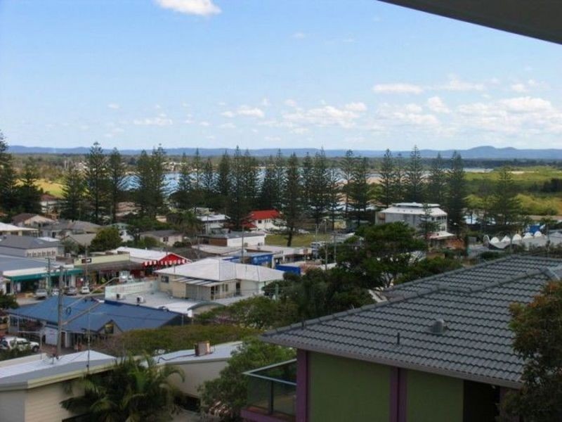 Beaches 1/7 Convent Lane, Yamba NSW 2464
