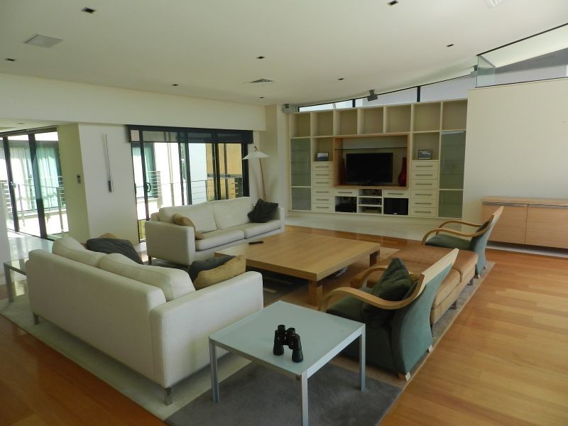 8 Pacific Parade, Yamba NSW 2464