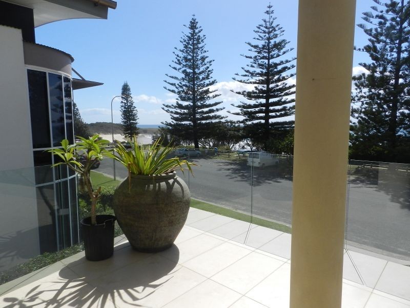 8 Pacific Parade, Yamba NSW 2464