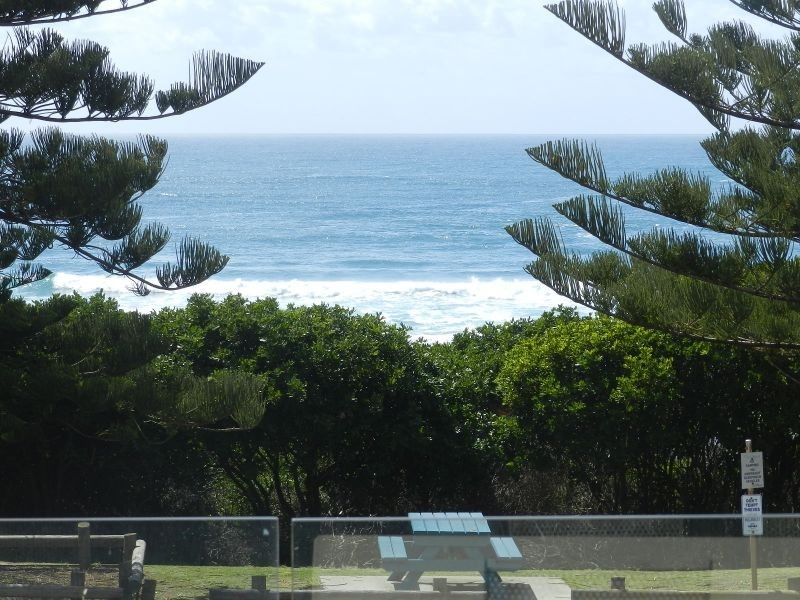 8 Pacific Parade, Yamba NSW 2464