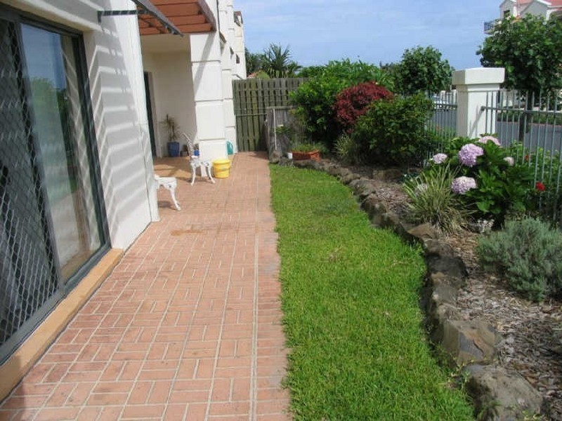 4/20-21 Pacific Parade, Yamba NSW 2464