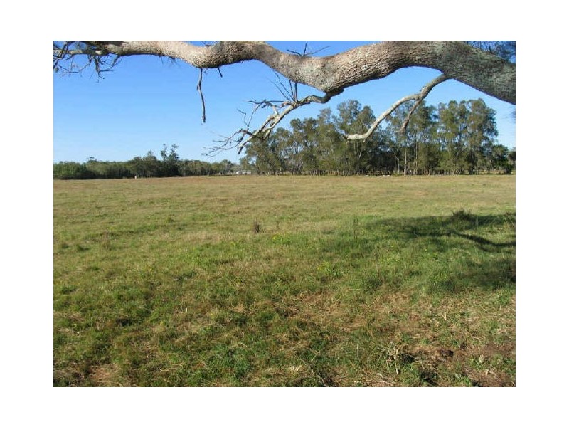 320 School Road, Yamba NSW 2464