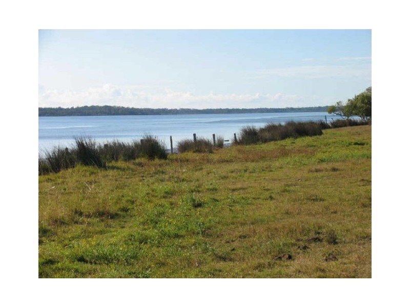 320 School Road, Yamba NSW 2464