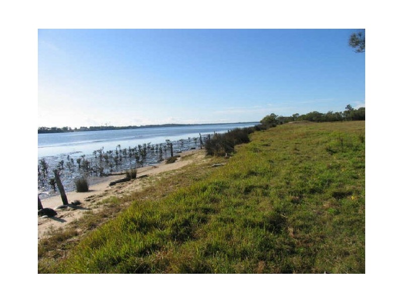 320 School Road, Yamba NSW 2464