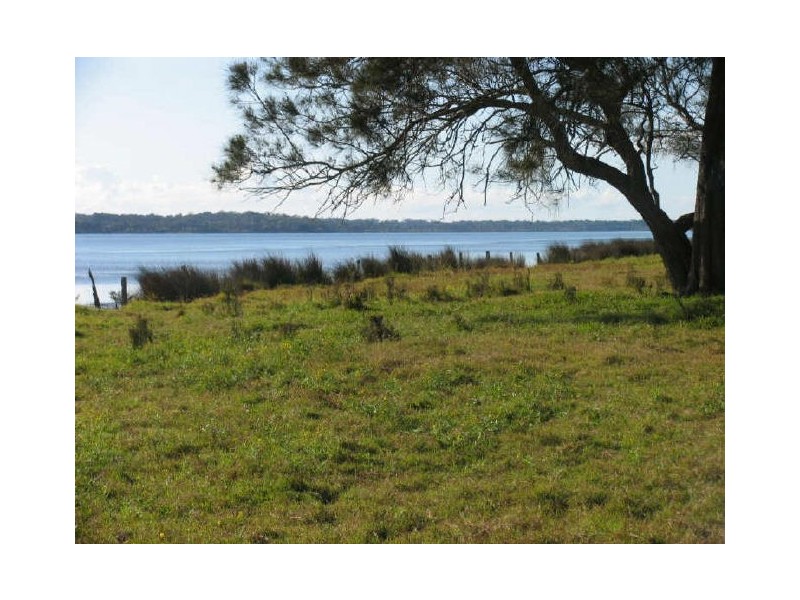 320 School Road, Yamba NSW 2464