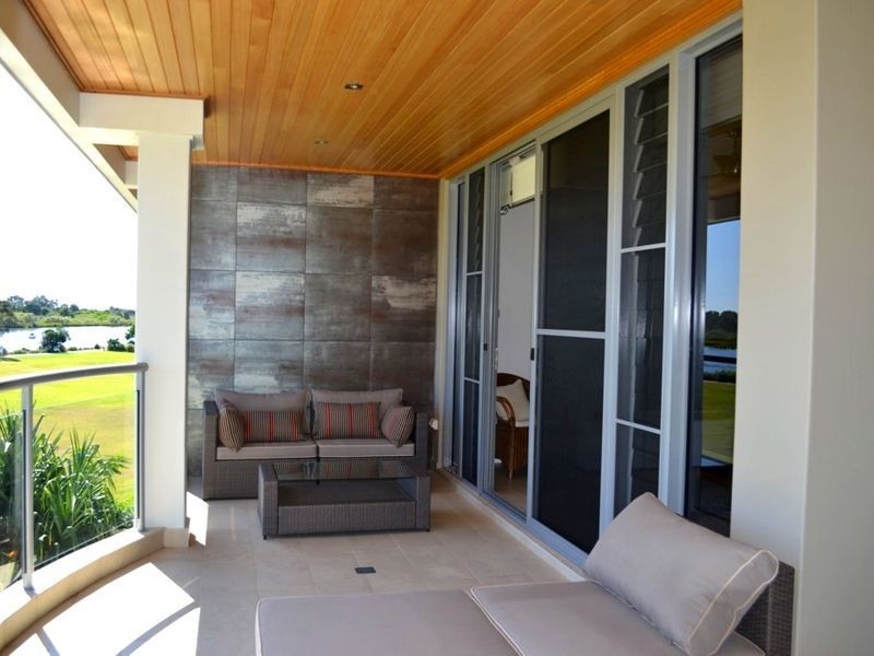 2/8 Bent Street, Yamba NSW 2464