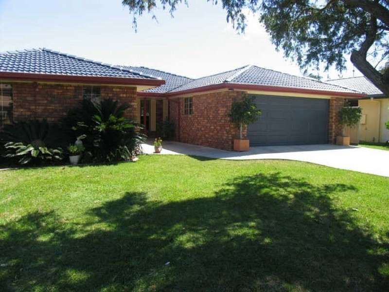 25 The Peninsula, Yamba NSW 2464