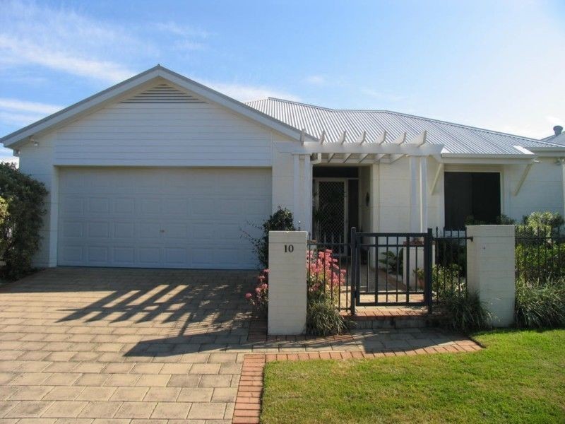 10 THE DRIVE, Yamba NSW 2464