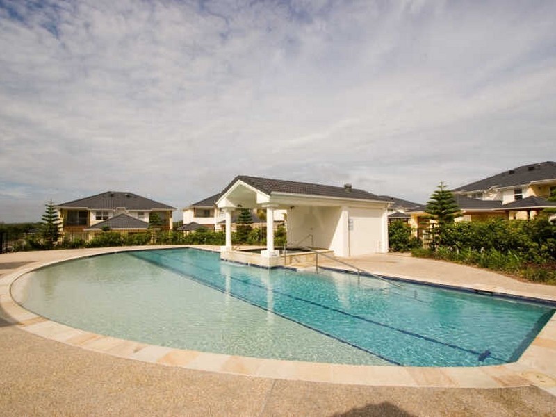 Unit 51 Pacific Parade, Yamba NSW 2464