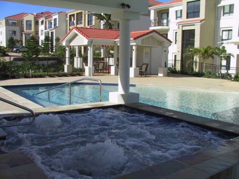 Unit 35 Pacific Parade, Yamba NSW 2464