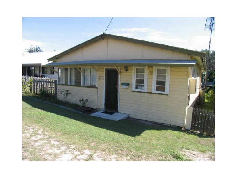 37 YAMBA STREET, Yamba NSW 2464