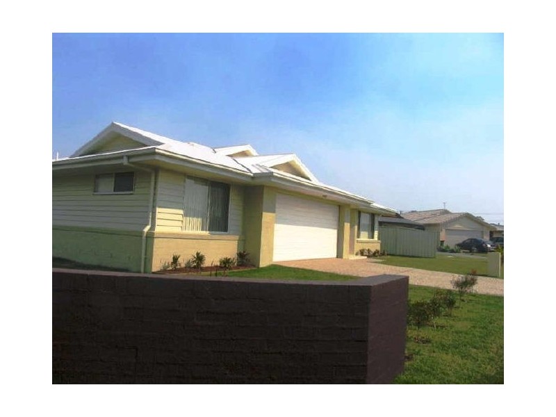 1/1 Flinders Place, Yamba NSW 2464